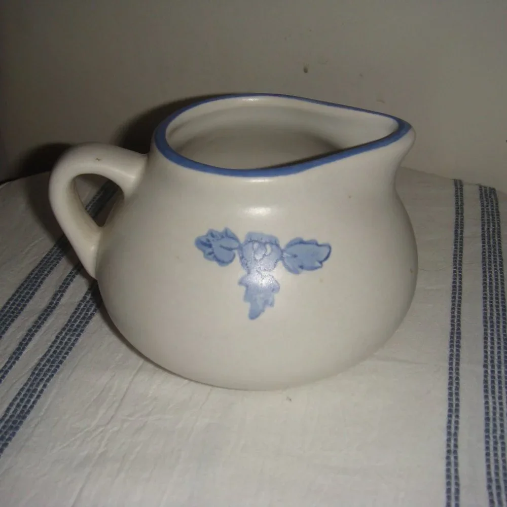 Pfaltzgraff Yorktowne Creamer Gravy